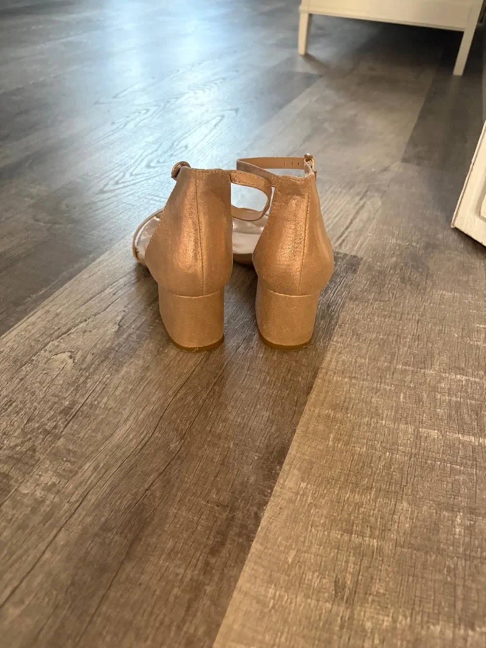 Heels - Picture 2 of 3